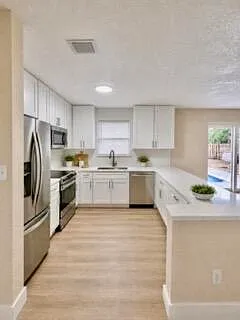 3112 SE 1st Pl — Photo 3