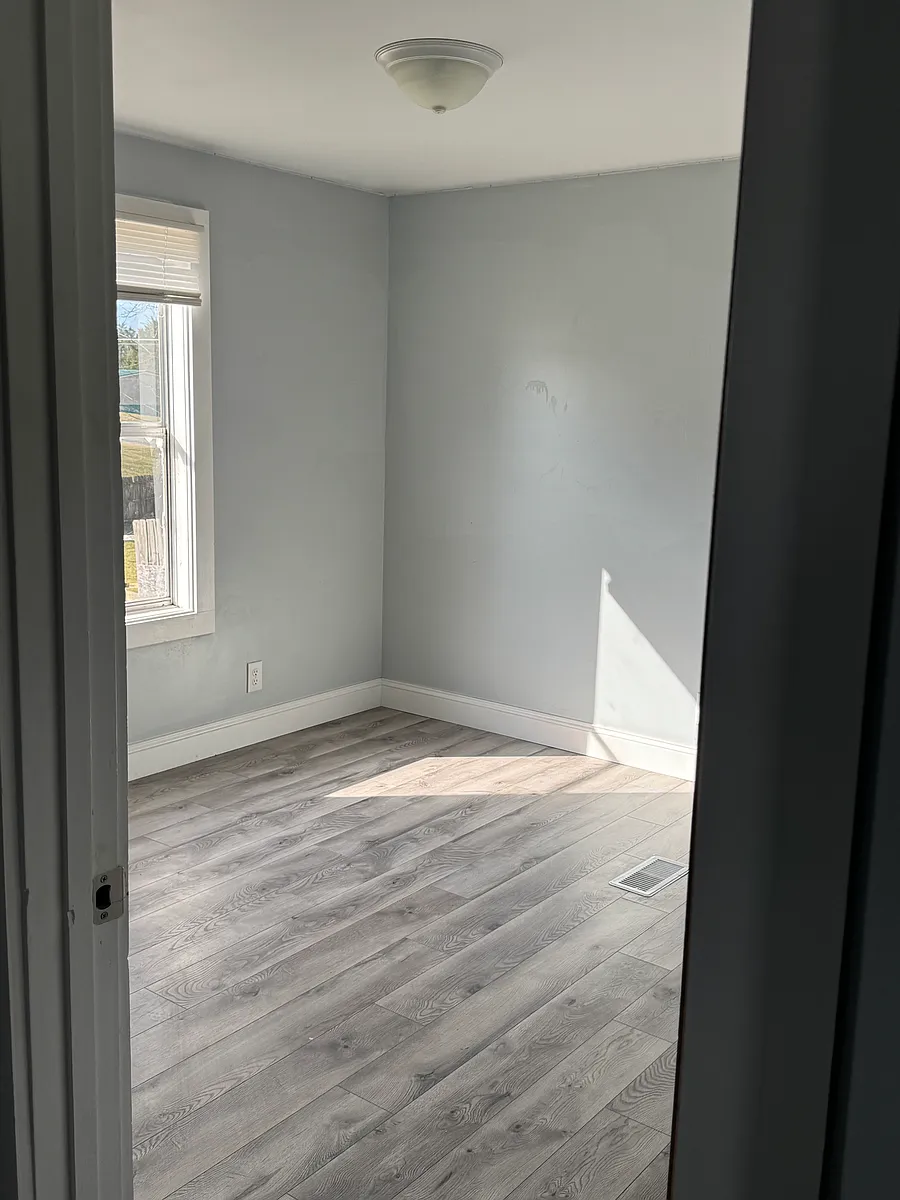 Building Photo - 103 Clover Run