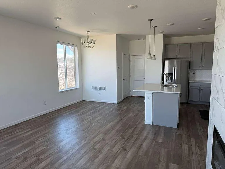 1940 S Poplar Ct — Photo 9