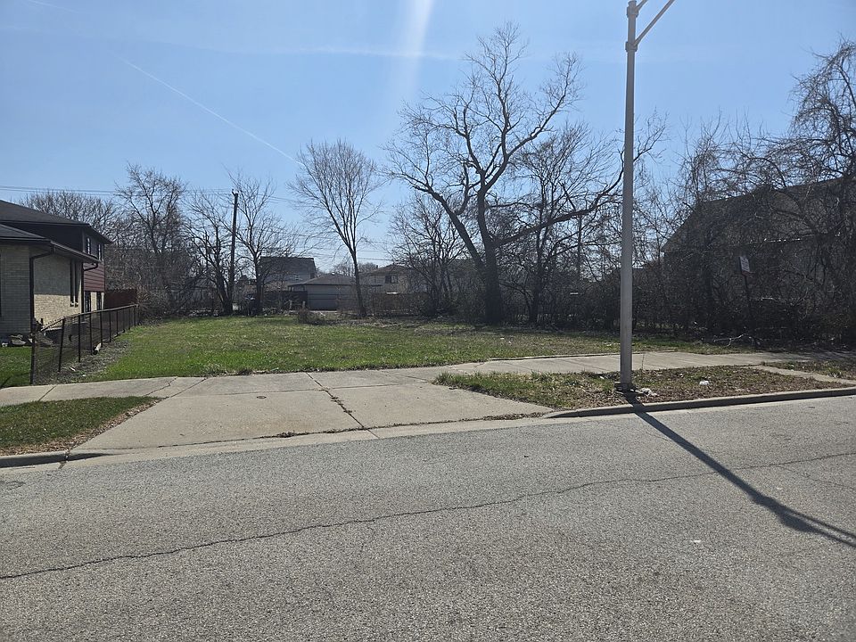 1st image of 1449 W 120th St