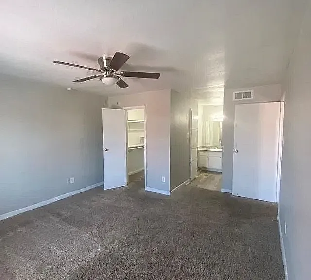 Ashford Santa Cruz Interior