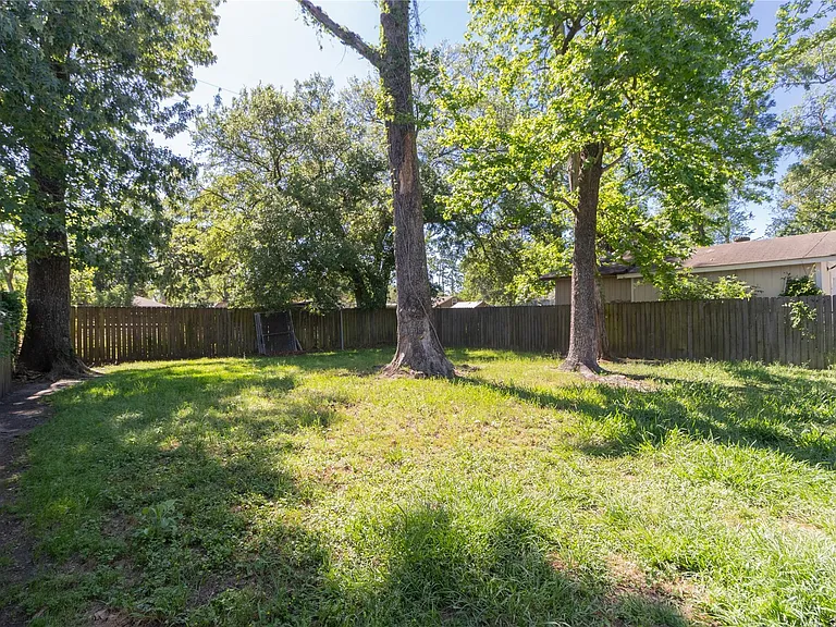 4425 Harding Dr — Photo 22