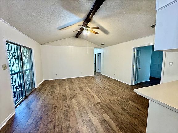 3rd image of 4933 Pineridge Dr N