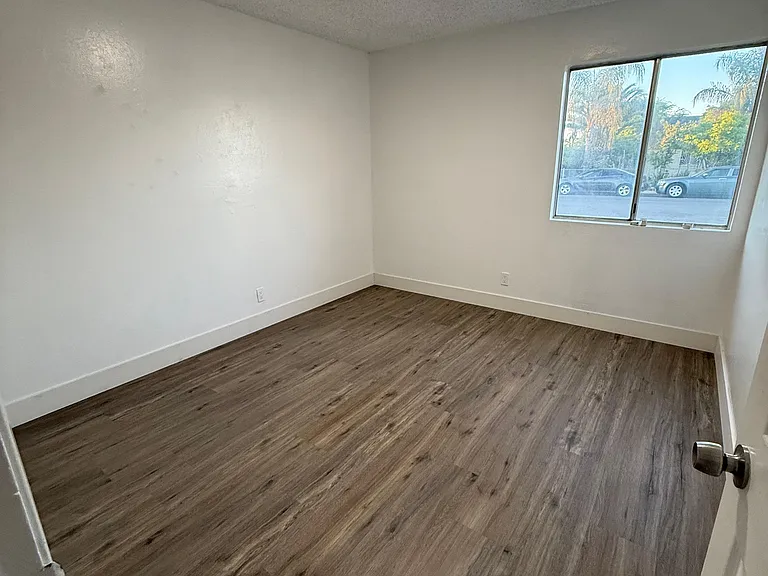 1410 Grayson Cir — Photo 9
