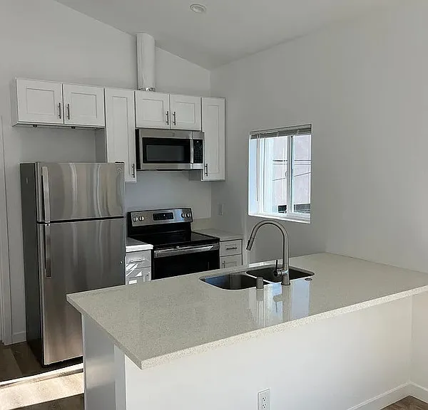 2228 Conquista Ave — Photo 5