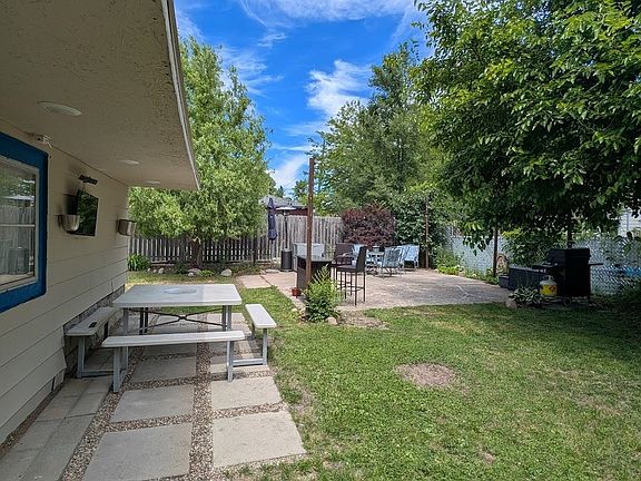 3rd image of 213 S Henry St