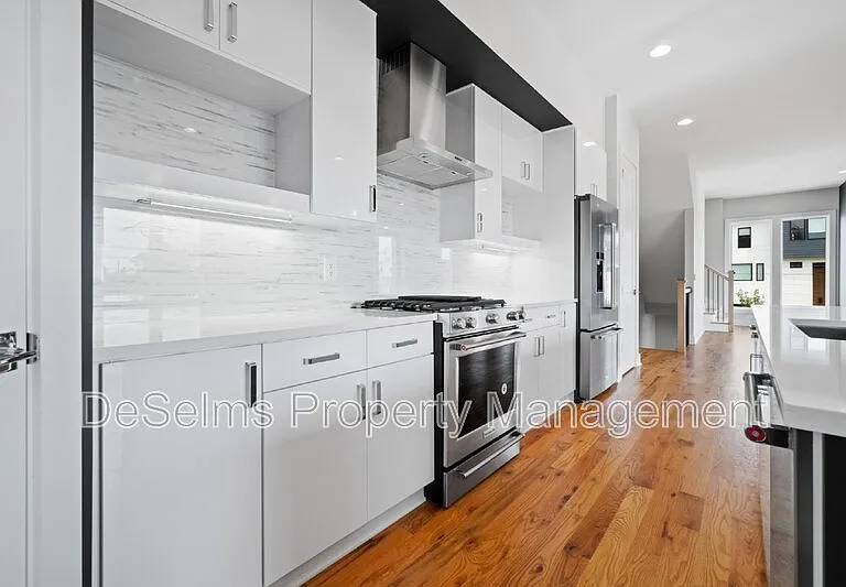 1000 Southside Ave — Photo 29