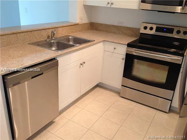 Mediterranea Condo — Photo 4