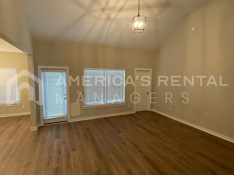 2158 Ellsworth Loop Rd — Photo 7