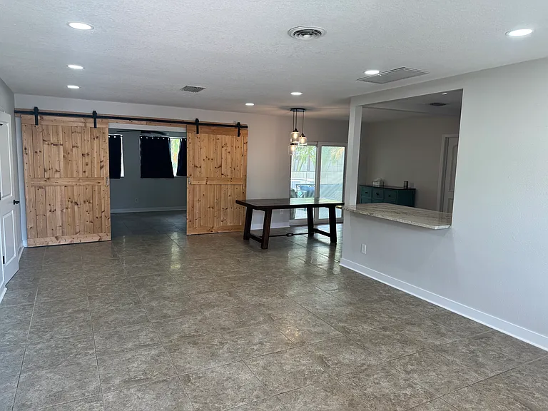 617 Luzon Ave — Photo 24