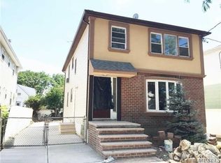 25540 148th Ave, Rosedale, NY 11422