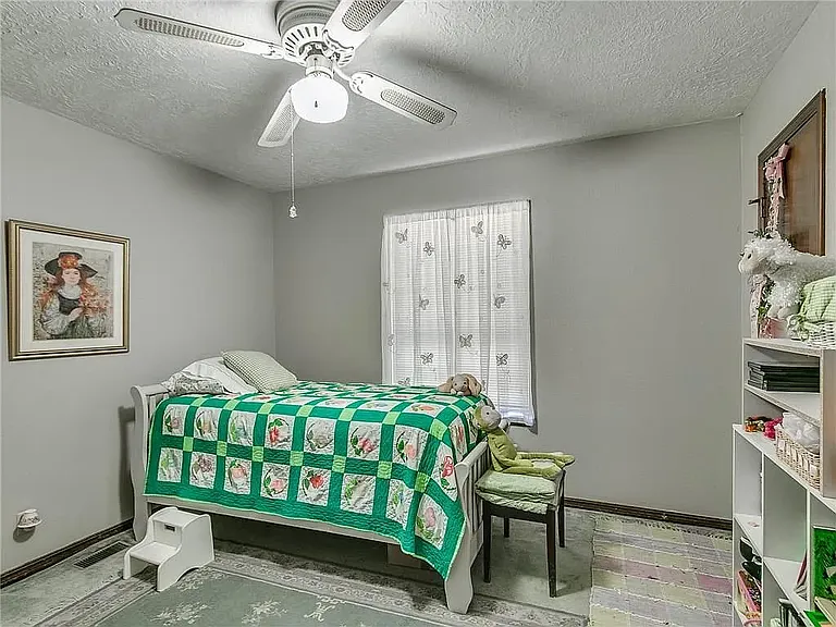 2308 Houston Ave — Photo 20