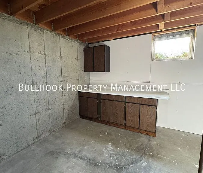 620 13th St W #14 — Photo 25