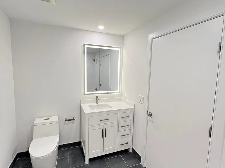 141 Christopher Columbus Dr #2 — Photo 22
