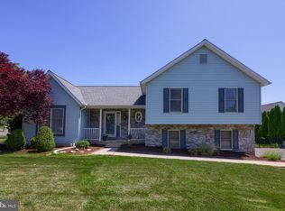 700 Hetrick Ave, Palmyra, PA 17078