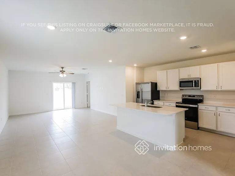 714 Carlyle Way — Photo 5