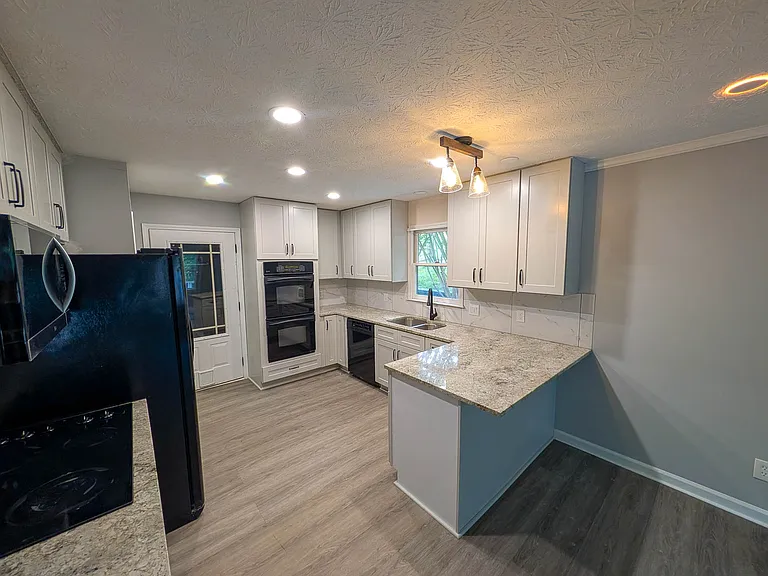 2060 Daves Creek Trl — Photo 3