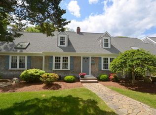 2 Seal Ln, Bourne, MA 02532
