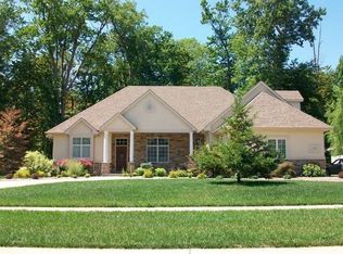 812 Elk Ridge Dr, Northwood, OH 43619