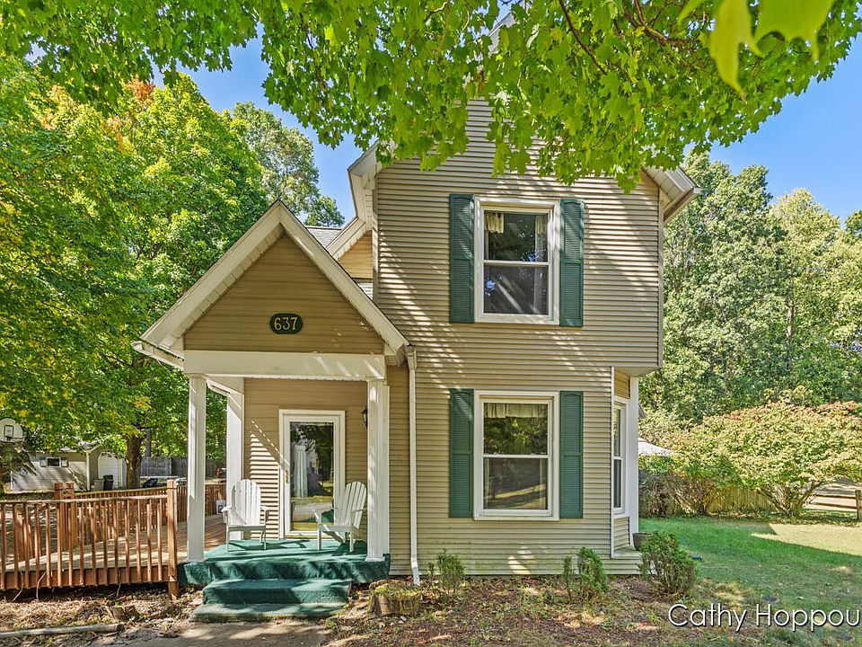 1st image of 637 Crawford St