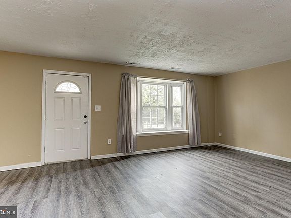 2nd image of 1925 Addison Rd S