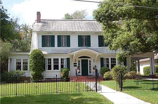 Grand presence in great Winter Park neighborhood