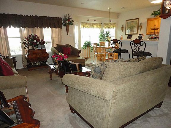 2nd image of 1927 Karsen Dr