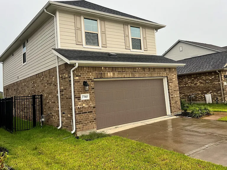 27103 Blue Pool Dr — Photo 3