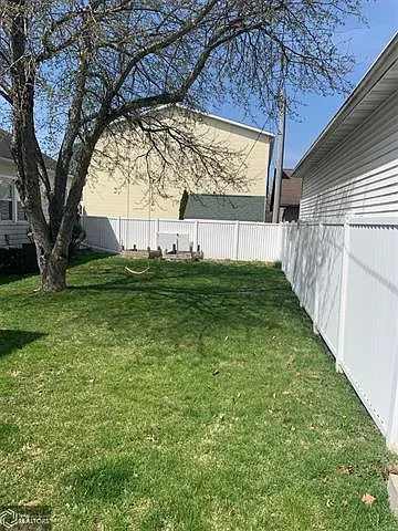 205 W Clay St — Photo 17