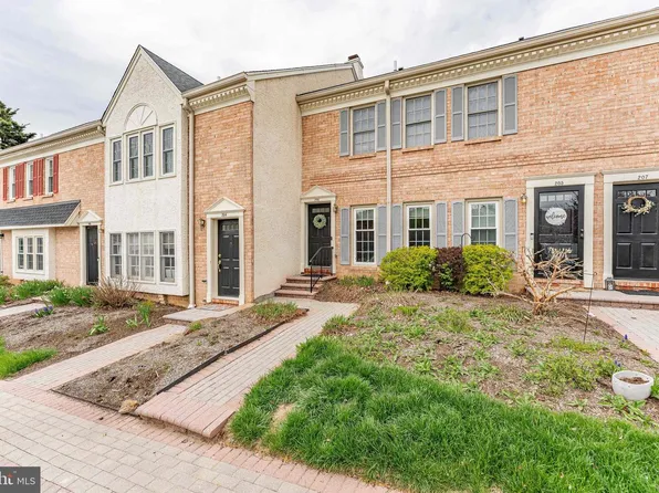 206 Everest Cir, West Chester, PA 19382