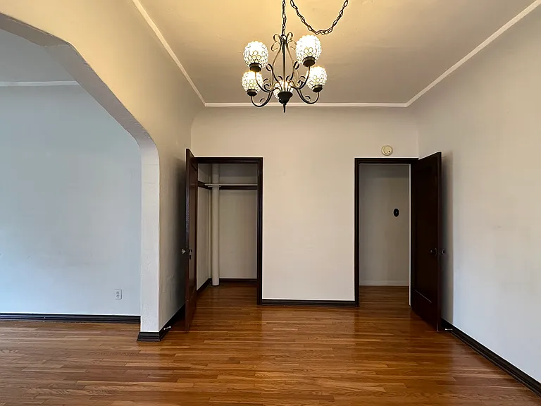 1340 E Harvard St — Photo 11