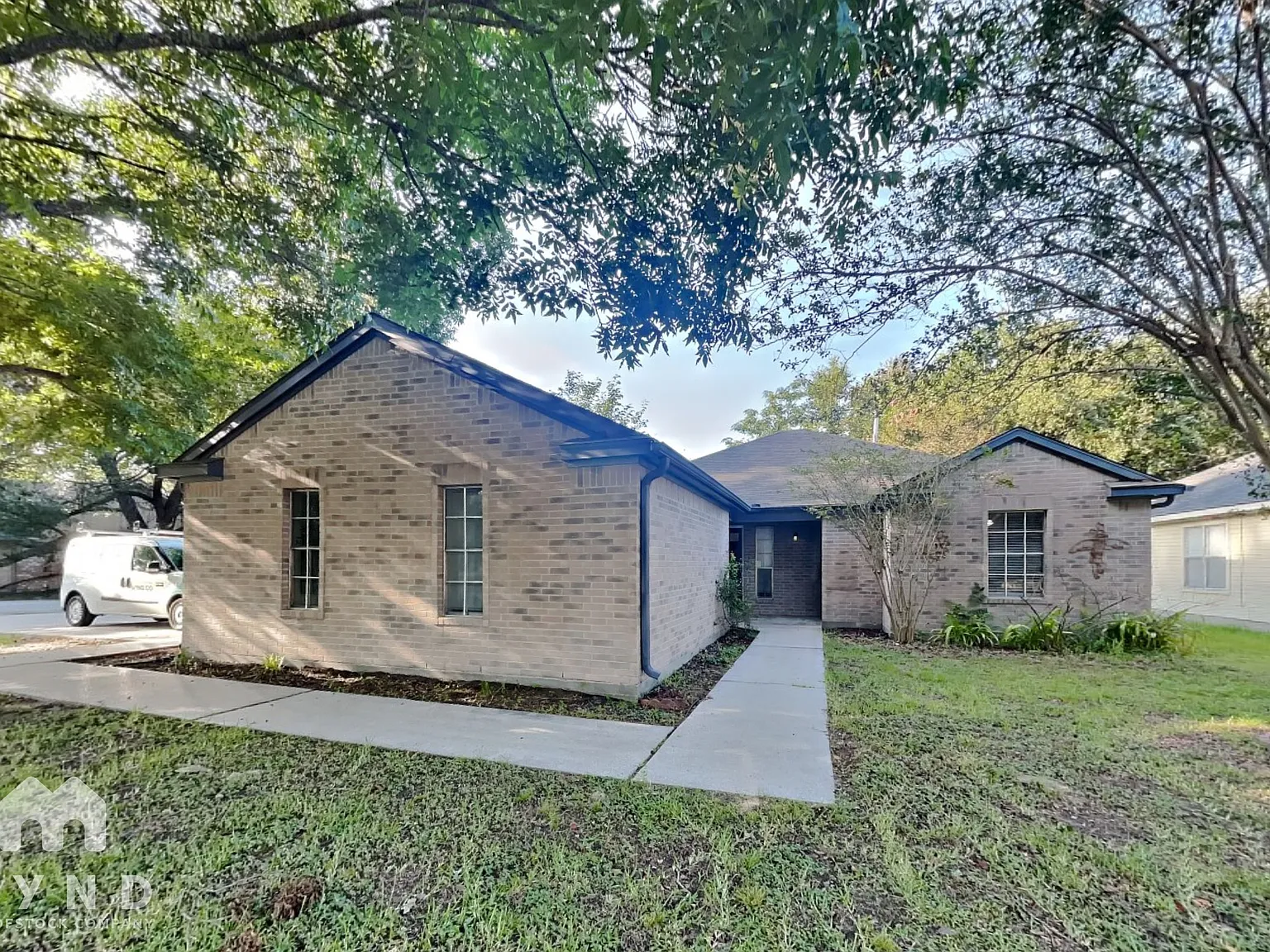 3 bed, 2.0 bath, 1858 sqft, $1,750 — Photo 1