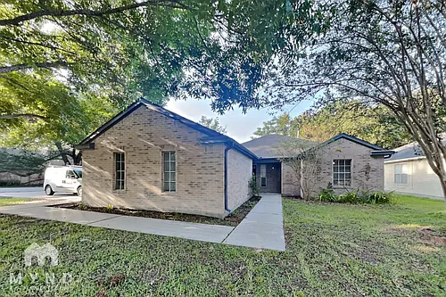 598 Orangewood Dr Photo 1