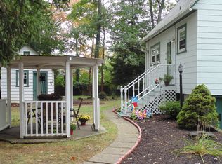 46 Satinwood Rd, Rocky Point, NY 11778