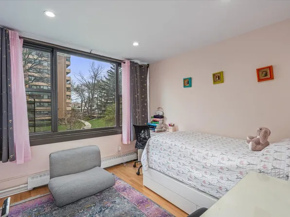 162-40 Ninth Avenue image 12 of 28