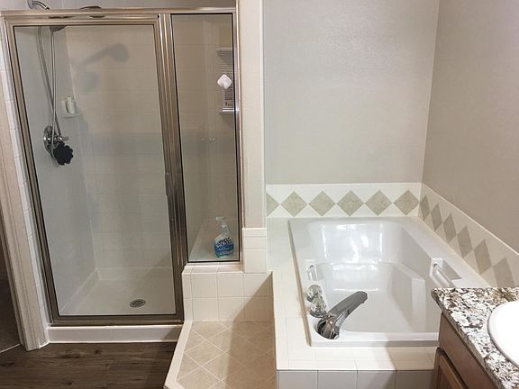 Garden tub and shower in Master bath!