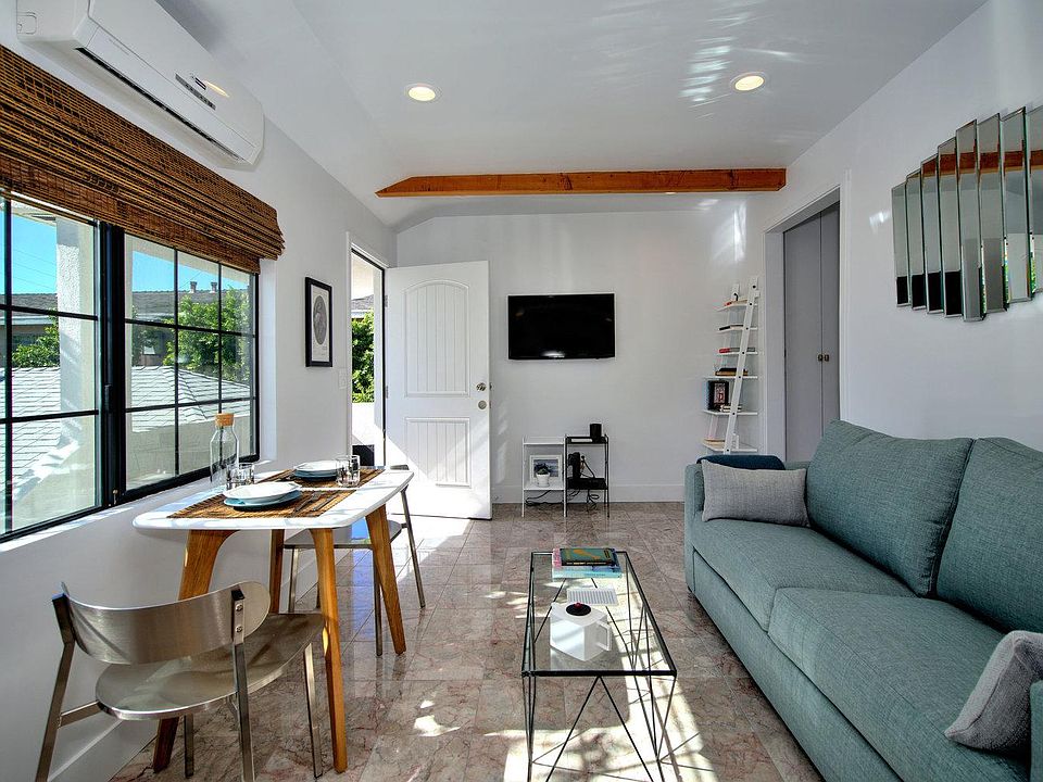 1st image of 5827 Willoughby Ave #4