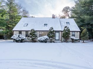 192 Sandy Valley Rd, Marstons Mills, MA 02648