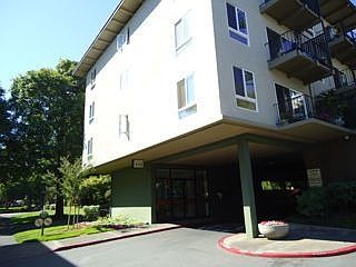 1st image of 930 Peninsula Ave APT 309