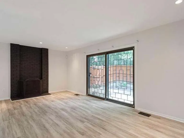 9229 Three Oaks Dr — Photo 20
