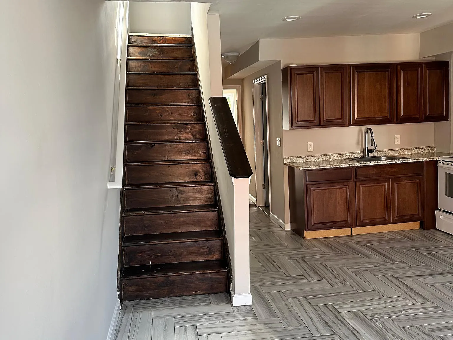 3 bed, 1400 sqft, $1,595 — Photo 4