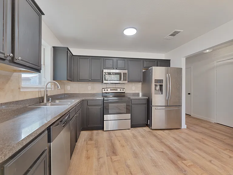 8022 Genesis Dr — Photo 11