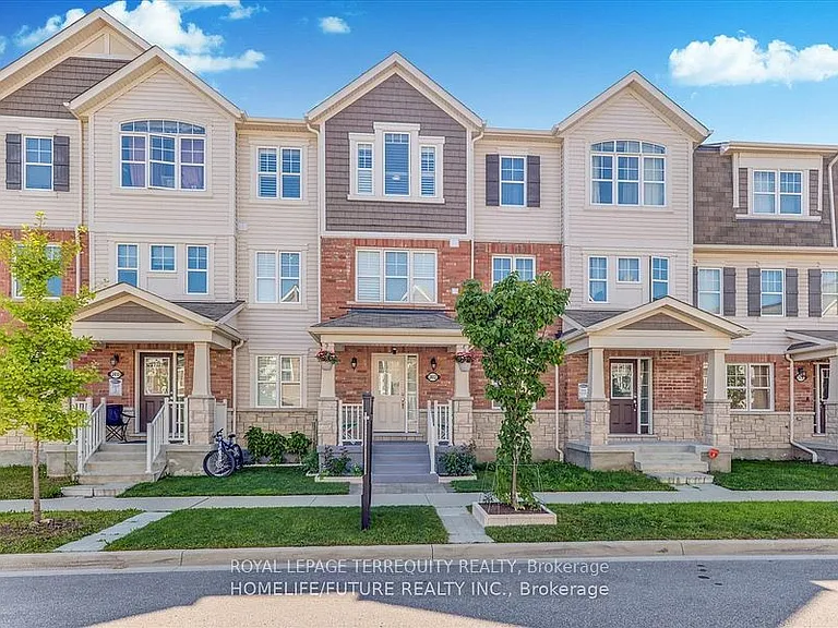 2412 Fall Harvest Cres — Photo 1