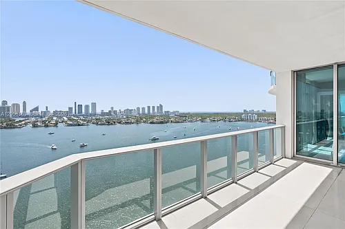 17301 Biscayne Blvd Photo 1