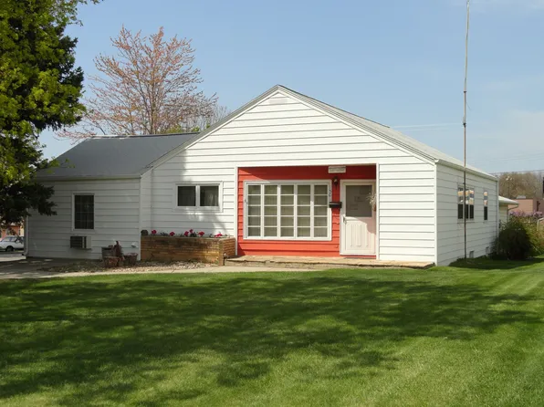1501 Cedar St, Yankton, SD 57078