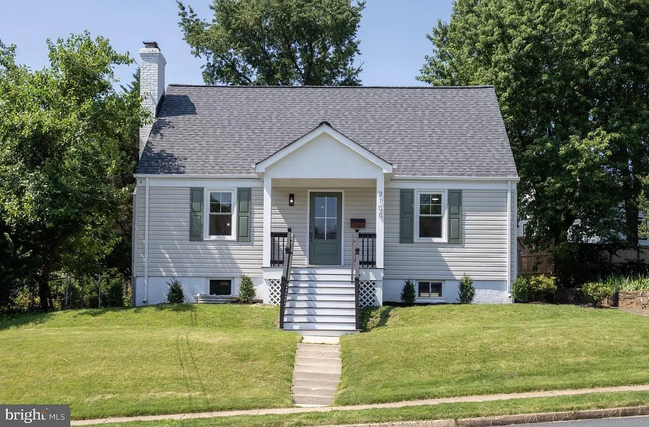 4 bed, 3.0 bath, 2121 sqft, $5,200 — Photo 1