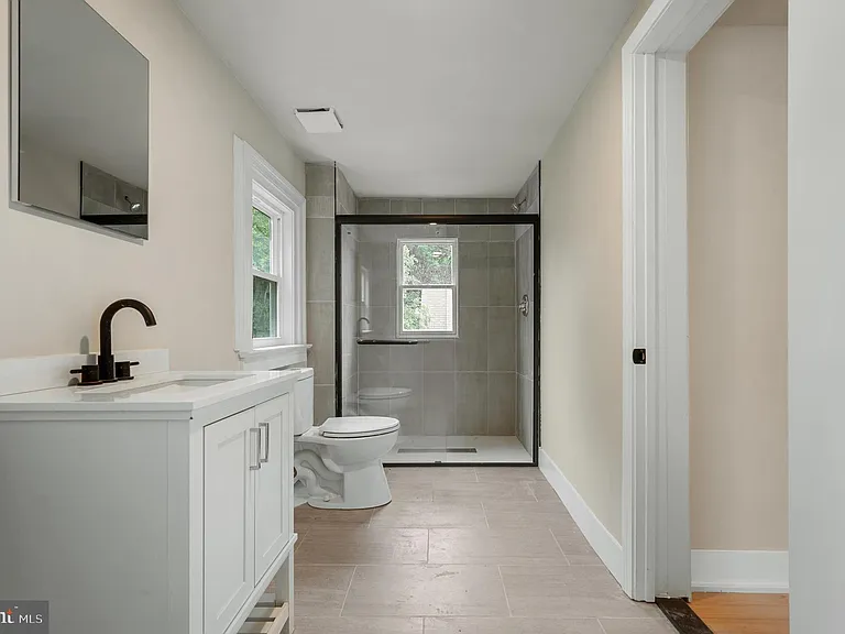 553 Highland Ave — Photo 18
