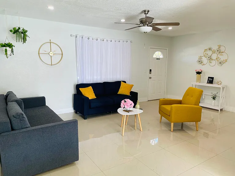 7904 Miramar Pkwy — Photo 18