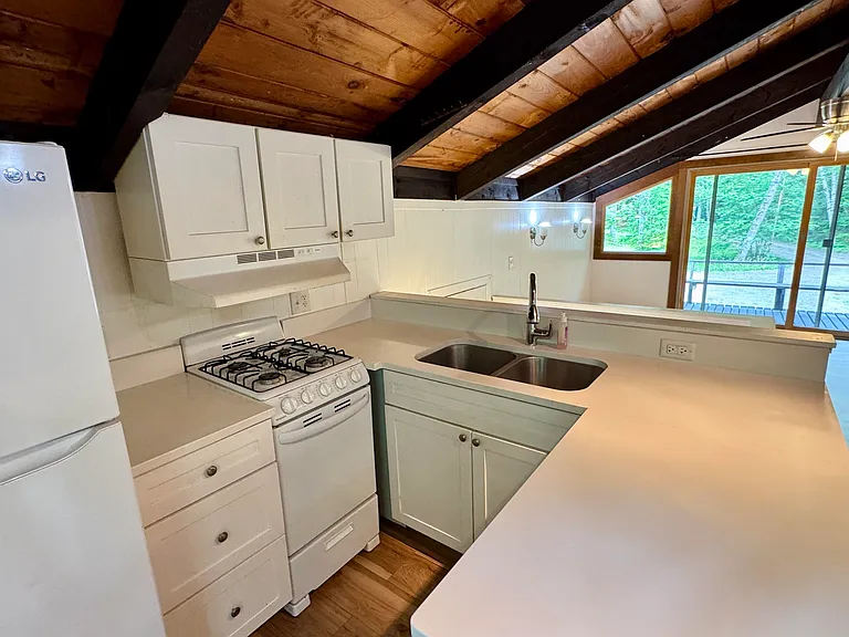 314 Old Bartlett Rd — Photo 10
