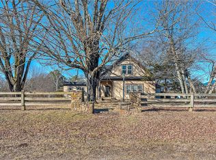 209 S Devils Den Rd, Winslow, AR 72959